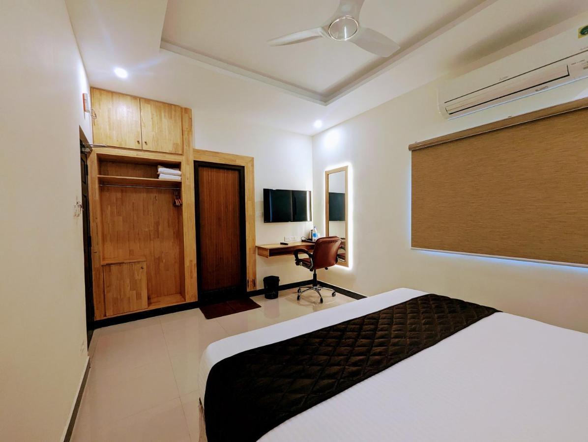 Отель Tpc Camphor Tiruchirappalli Экстерьер фото