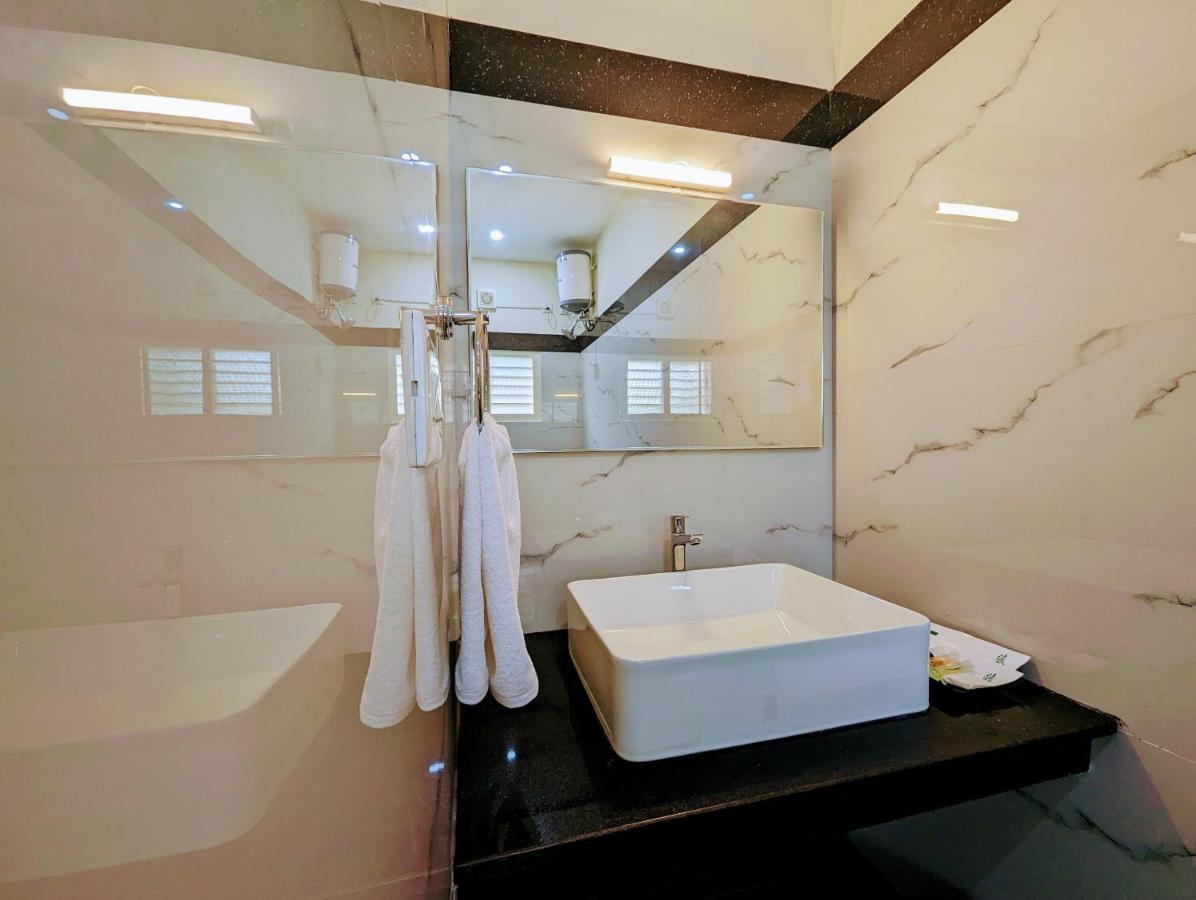 Отель Tpc Camphor Tiruchirappalli Экстерьер фото