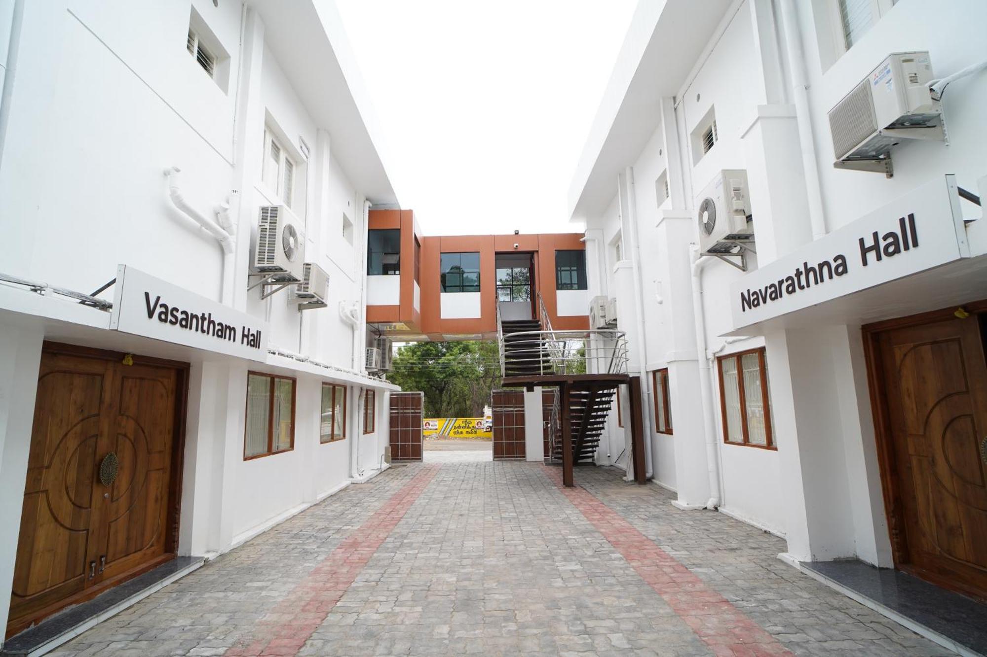 Отель Tpc Camphor Tiruchirappalli Экстерьер фото